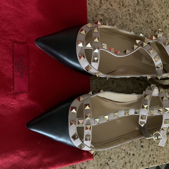 Valentino Garavani Rockstud Flats - Picture 7 of 9